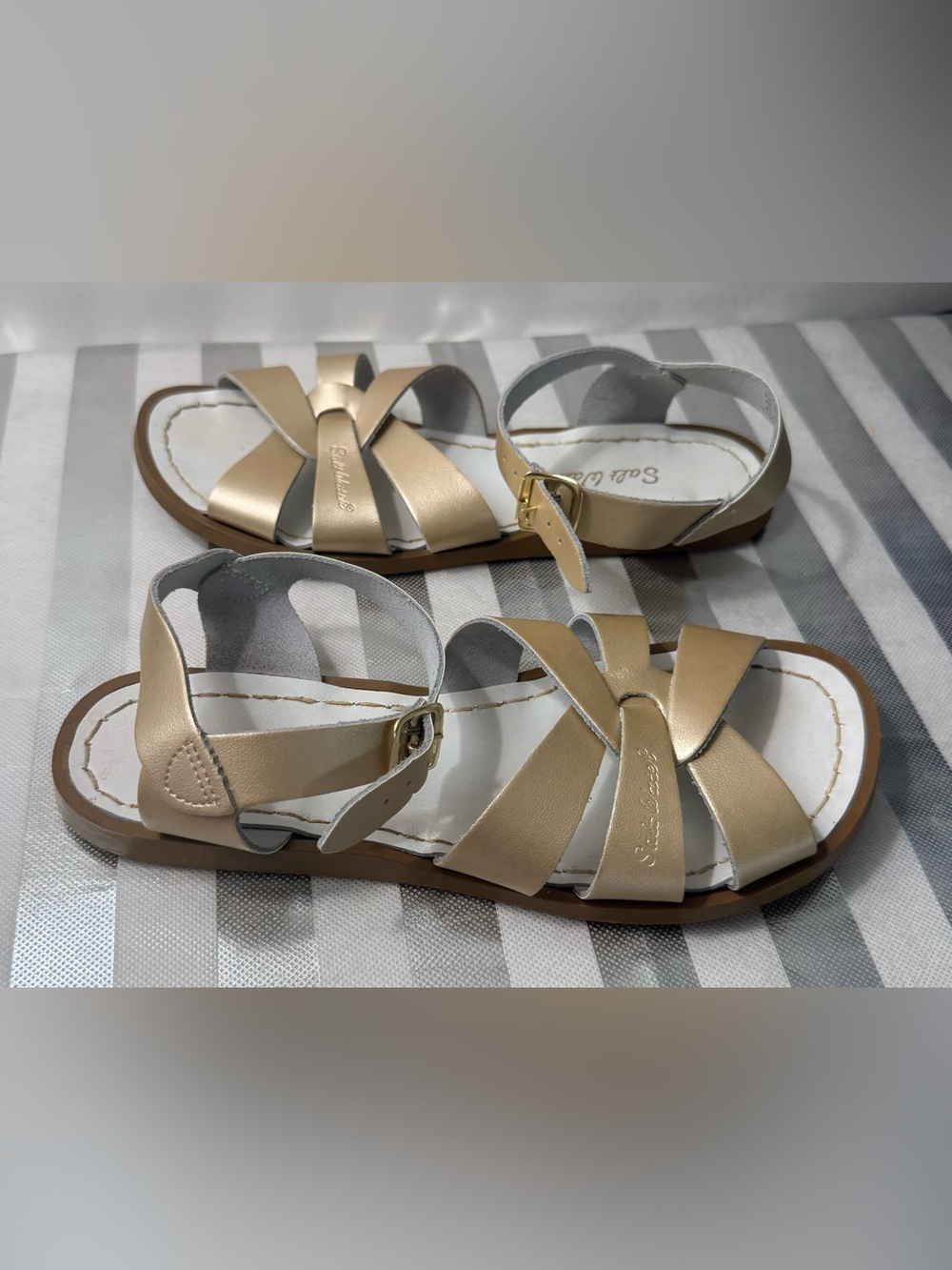 Girl’s Metallic Gold Salt Water Sandals - Picture 5 of 10